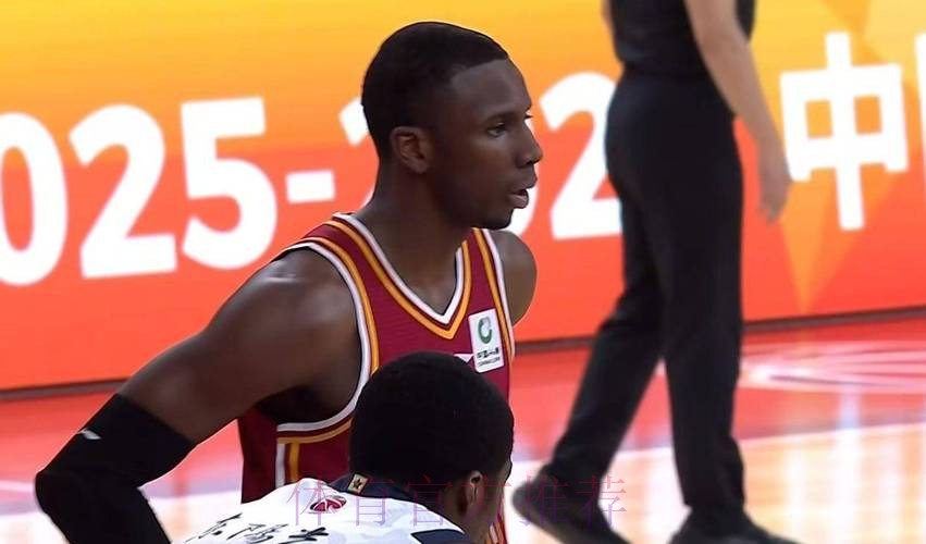 针对广东队？陈家政白挨一肘，篮协官宣迪亚洛违体，拒绝追罚山西